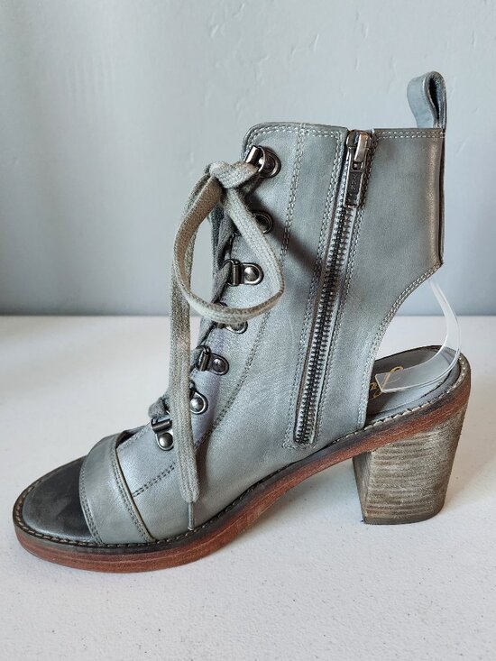 Free People Cut-Out Bootie "NEW" - Picture 14 of 16